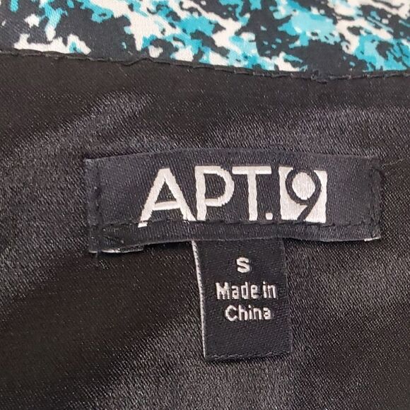 Studded-neckline high-low tank with an abstract design by Apt. 9 / Women's Small - Picture 7 of 10